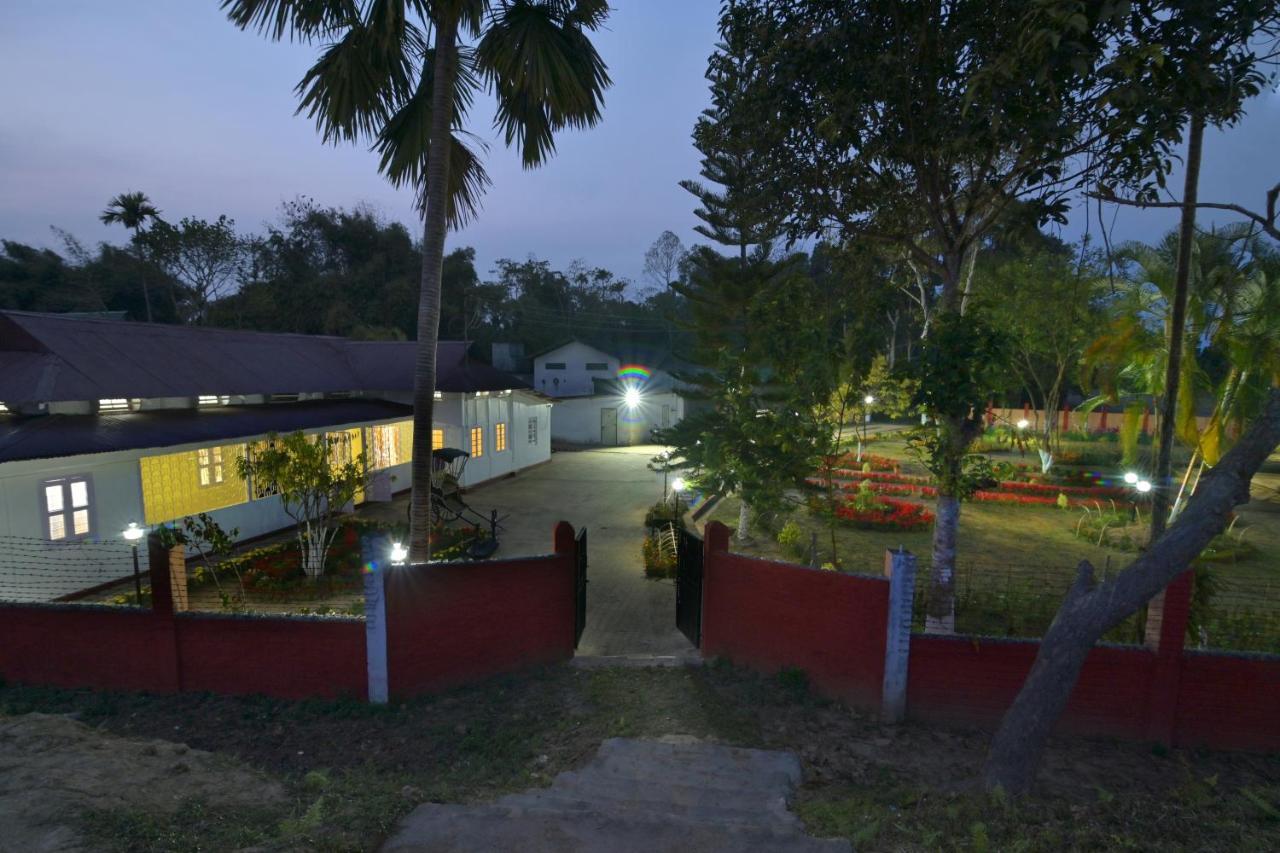 The Sumola House Hotel Jorhat Ngoại thất bức ảnh