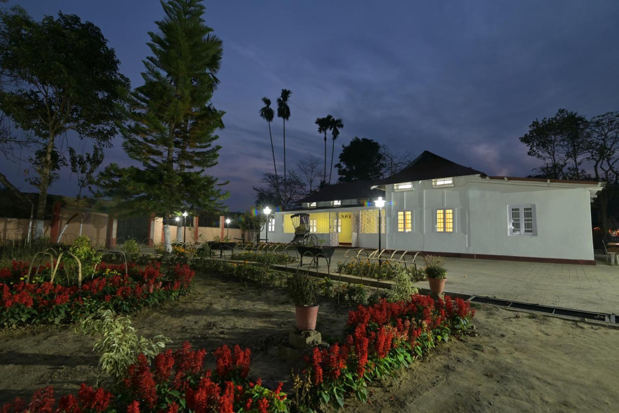 The Sumola House Hotel Jorhat Ngoại thất bức ảnh